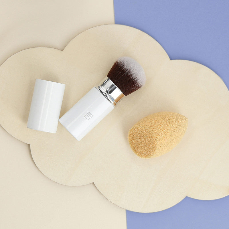 ilū Less Is More 1 Pinceau Maquillage Et 1 Eponge Nettoyante Visage #4