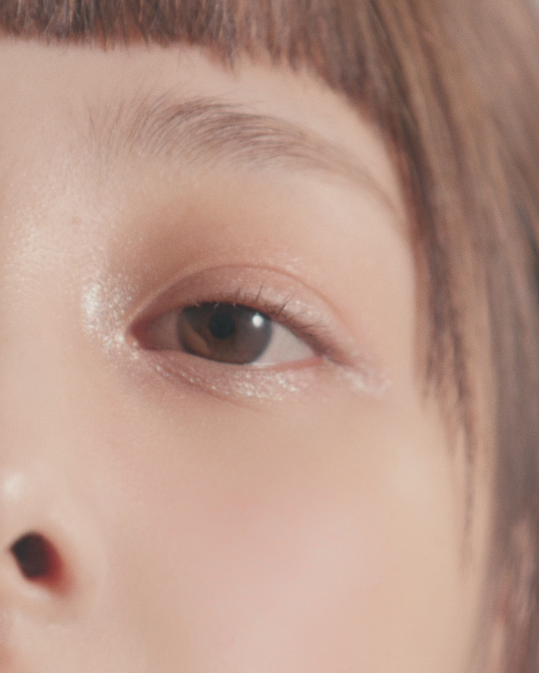 UNLEASHIA PRETTY EASY GLITTER Třpytivá tužka na oči 0,7g #8